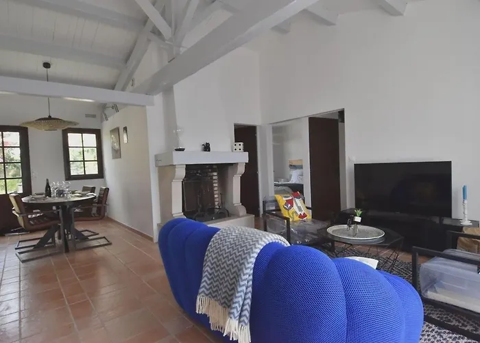 Maison A 300 M De La Et Centre Avec Piscine Vila