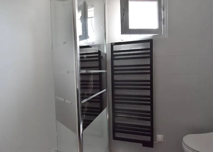 Villa Maison A 300 M De La Et Centre Avec Piscine